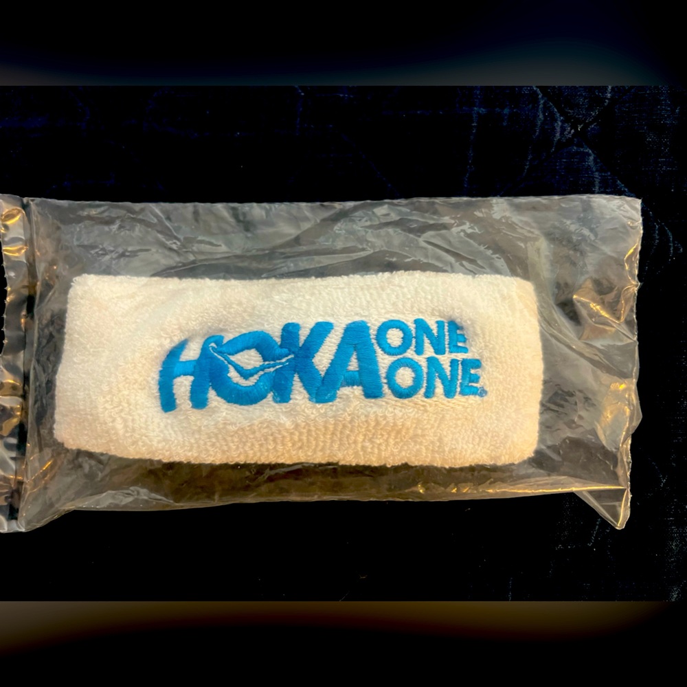 Old school HOKA headband in brand new condition!